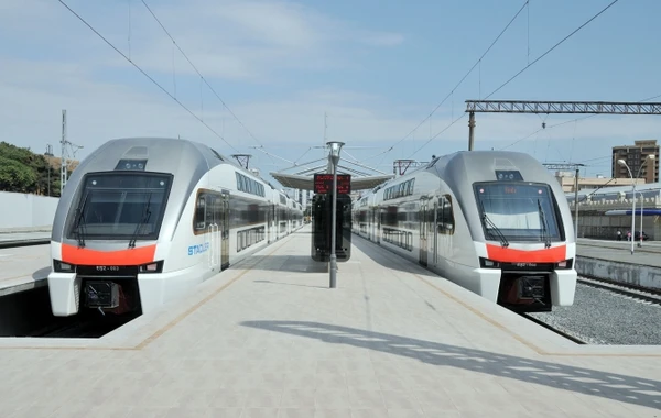 Bakı-Sumqayıt qatarından istifadə edənlərə PİS XƏBƏR
