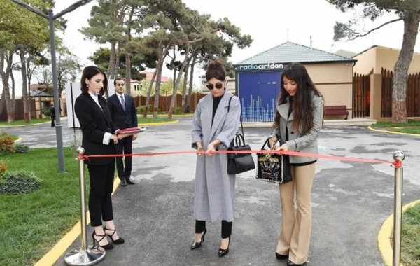 Mehriban Əliyeva və Leyla Əliyeva Şüvəlanda istirahət və sağlamlıq mərkəzinin açılışında - FOTO