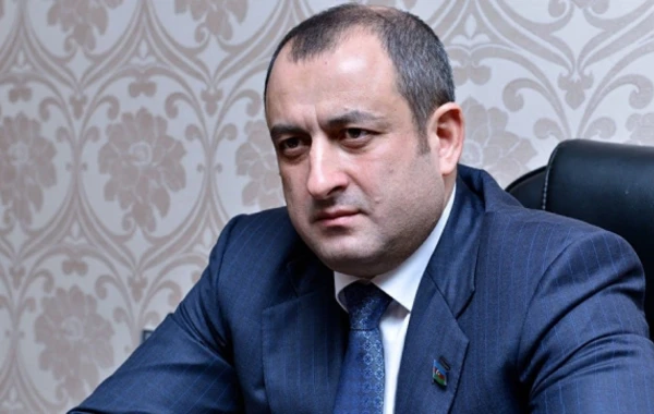 Millət vəkili Adil Əliyev: “İcra başçısı məndən 30 min manat istəyir”