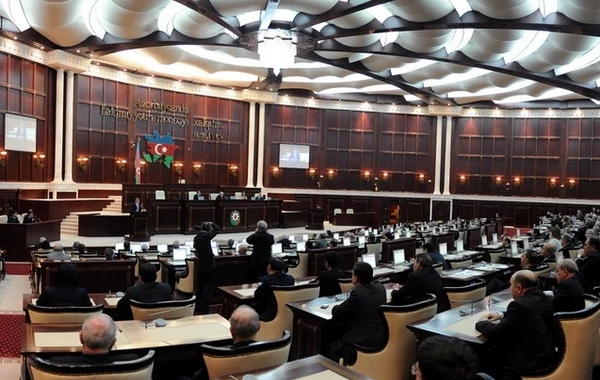 Azərbaycan Konstitusiyası ilə Seçki Məcəlləsi arasındakı ziddiyyət aradan qaldırılır