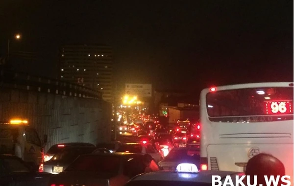 SON DƏQİQƏ: Bakıda güclü tıxac yaranıb - FOTO