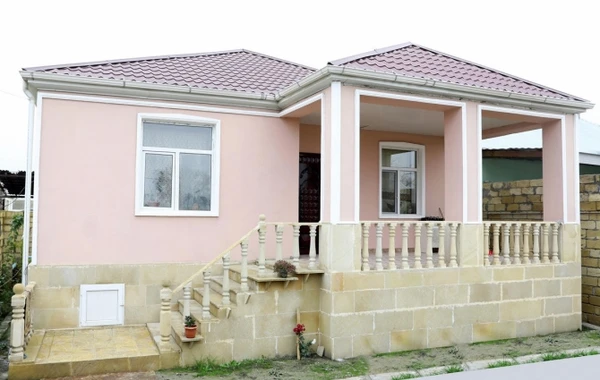 Şəhid ailələri və Qarabağ müharibəsi əlillərinə yeni evlər verilib (FOTO)