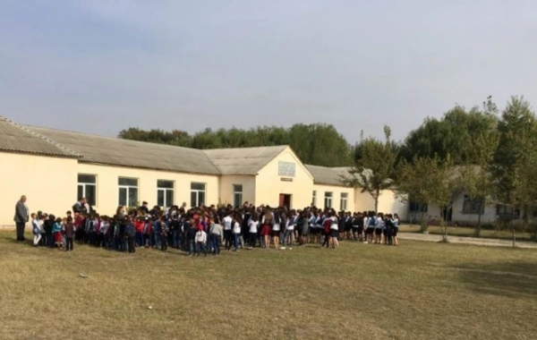Kürdəmirdə məktəbin tavanı uçub – FOTO
