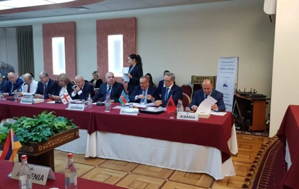 Milli Məclisin deputatları Ermənistana gedib - FOTO