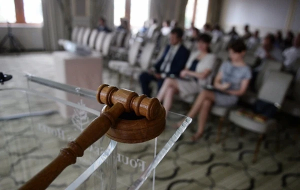 76 dövlət əmlakı hərraca çıxarıldı