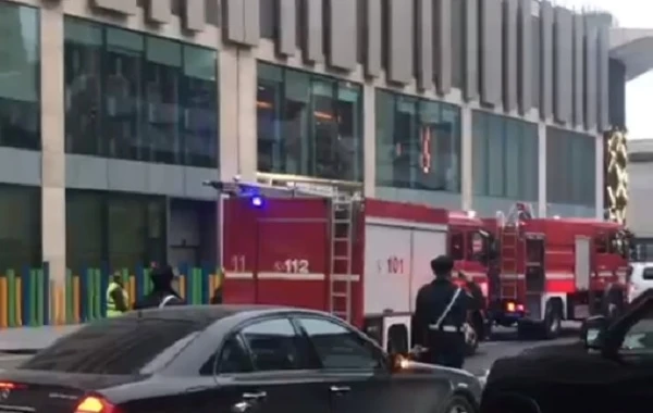 SON DƏQİQƏ! Bakıda "Port Baku Residence"da yanğın (VİDEO)