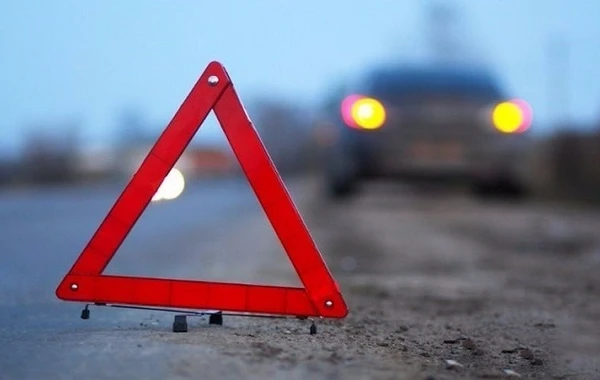 Ucarda "KamAZ"la avtomobil toqquşub: 2 ölü, 3 yaralı var - VİDEO