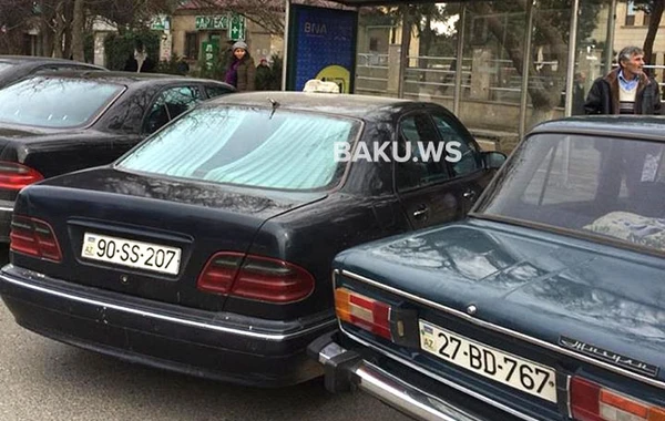 Bakıda minik avtomobilləri avtobus dayanacağını belə zəbt edir – FOTO