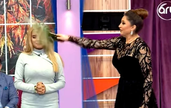 Dilarə aktrisanın başında butulka sındırdı - VİDEO