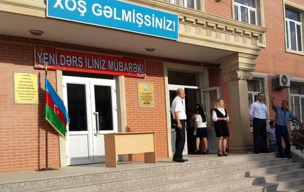 Bakıda məktəb direktoru ürəktutmadan vəfat edib - FOTO