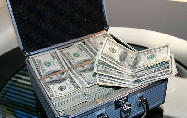 Dolların bu günə olan məzənnəsi