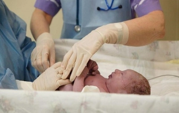 Tərtərdə qadın doğuş zamanı ölüb