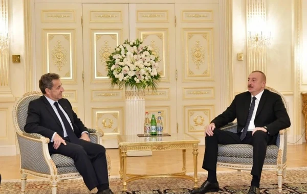 İlham Əliyev Fransanın sabiq Prezidenti Nikola Sarkozini qəbul edib