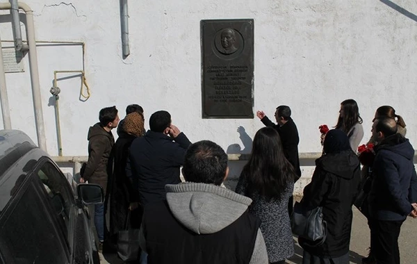 M.Ə.Rəsulzadənin barelyefini oğurlayan şəxs tutuldu