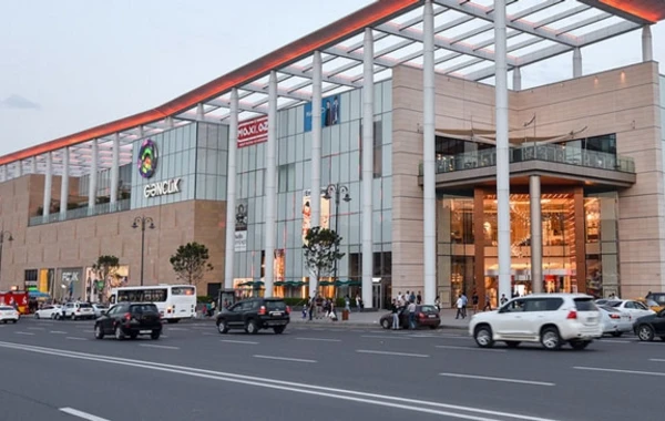 Ganjlik Mall-da işıqlar söndü
