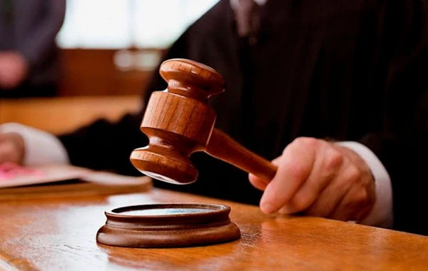 Bakıda 30 yaşlı qızın ölümündə təqsirləndirilən polisə bəraət verildi