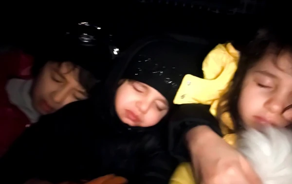 Azərbaycanlı müğənni zəlzələdən qorxub evdən qaçdı - FOTO