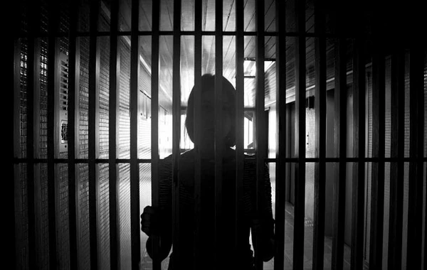 Məhkəmə Azərbaycan qadınlarını Türkiyədə satan 26 yaşlı Güneli azadlığa buraxdı