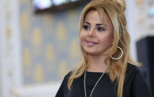 Mətanət sevgilisinin aldığı hədiyyəni açıqladı