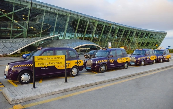 Bu taksilər Bakı aeroportundan uzaqlaşdırıldı - FOTO