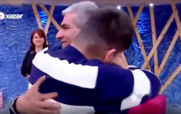 Fransada yaşayan 17 yaşlı gənc üzünü görmədiyi atasını Azərbaycanda tapdı - VİDEO