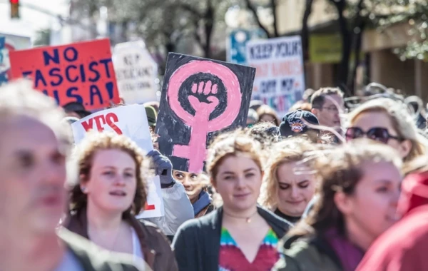 Polisdən Bakıda yürüş keçirmək istəyən feministlərə XƏBƏRDARLIQ