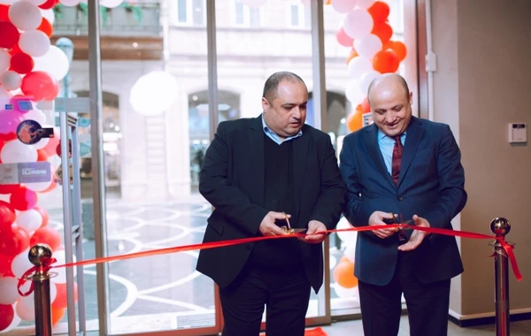 "MOV" tanınmış geyim brendlərini Bakıya gətirdi - FOTOLAR