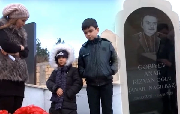 Anar Nağılbazın məzarı bərbad hala düşdü