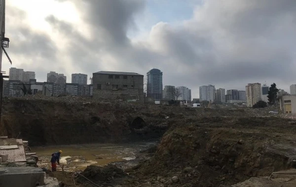 “Təzəpir” məscidi ətrafında tarixi abidə tapıldı - FOTO