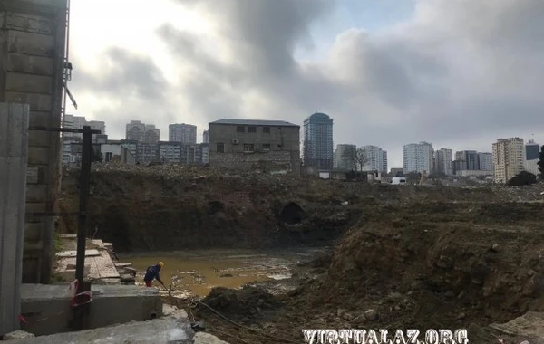 “Təzəpir” məscidi ətrafında tarixi abidə tapıldı - FOTO