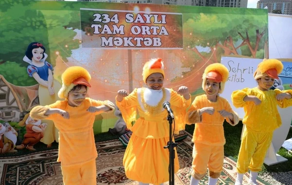 В парке Центра Гейдара Алиева прошел "День чтения" - ФОТО