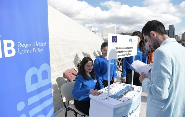 В парке Центра Гейдара Алиева прошел "День чтения" - ФОТО