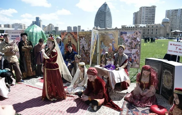 В парке Центра Гейдара Алиева прошел "День чтения" - ФОТО