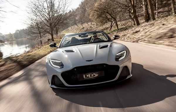 Aston Martin представила свой самый быстрый кабриолет - ФОТО