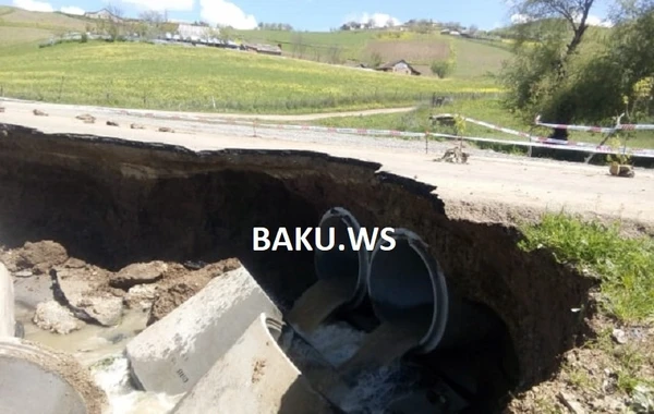 Azərbaycanda avtomobil körpüsü uçdu – VİDEO