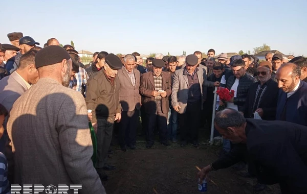 Qarabağda itkin düşmüş əsgərin 25 il sonra məzarı tapıldı - FOTO