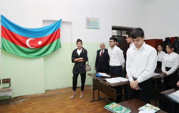 Мехрибан Алиева посетила ряд учебных заведений в Баку - ФОТО