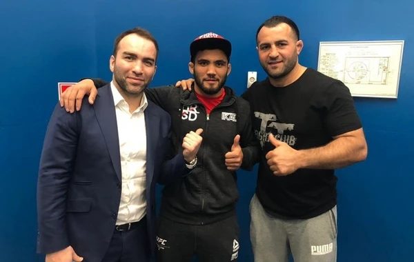 TT Fight club-un döyüşçüsü Nəriman Abbasov "Fight Nights Global" kəmərini Bakıya gətirir - VİDEO