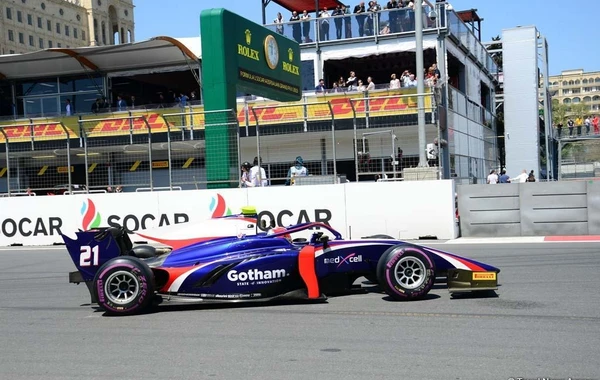 Bakıda Formula 2 üzrə birinci yarışa start verilib – FOTO