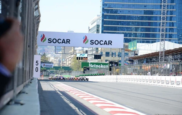 Bakıda Formula 2 üzrə birinci yarışa start verilib – FOTO