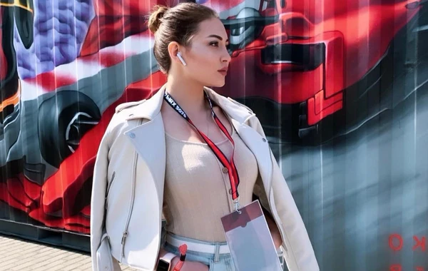 “Formula-1” gözəlləri - Bakıya gələn turist qızlar (FOTO)