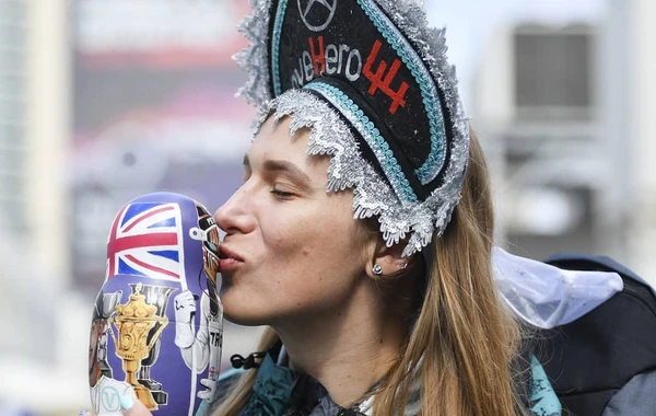 “Formula-1” gözəlləri - Bakıya gələn turist qızlar (FOTO)