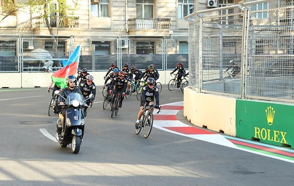 Mədət Quliyev Formula 1-in Bakı trekində təşkil olunan veloyürüşdə - FOTO