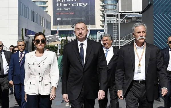İlham Əliyev "Formula 1" Bakı Qran-prisinin qalibini mükafatlandırıb