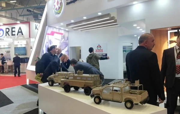 Оружие азербайджанского производства демонстрируется на выставке в Турции - ФОТО