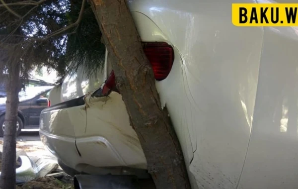 В Баку задержан водитель Land Cruiser, повредивший 12 автомобилей - ВИДЕО