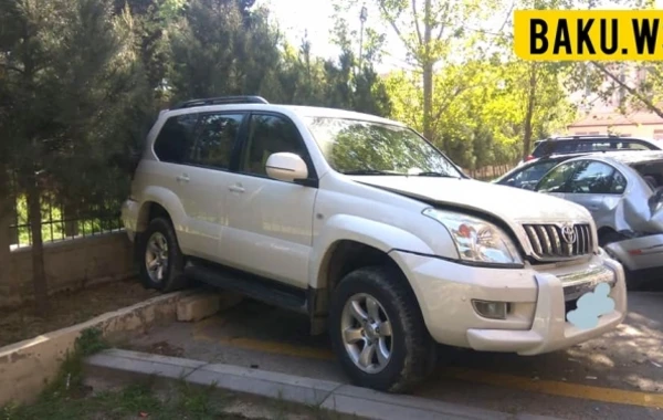 В Баку задержан водитель Land Cruiser, повредивший 12 автомобилей - ВИДЕО