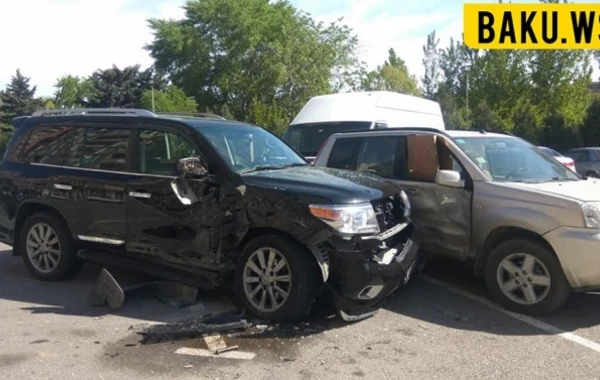 В Баку задержан водитель Land Cruiser, повредивший 12 автомобилей - ВИДЕО