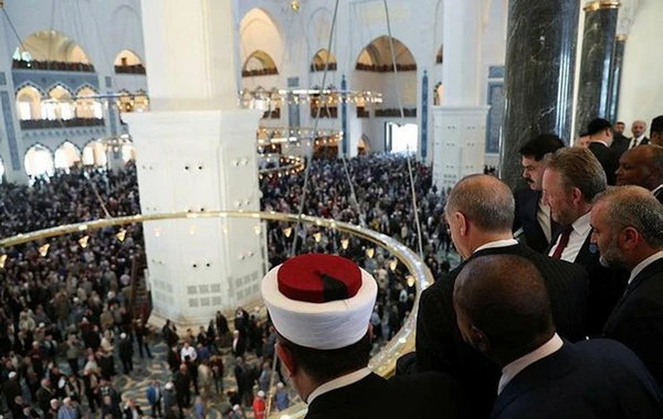 Türkiyədə dünyanın ən böyük məscidi açıldı - VİDEO