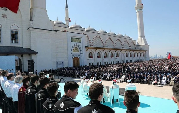 Türkiyədə dünyanın ən böyük məscidi açıldı - VİDEO